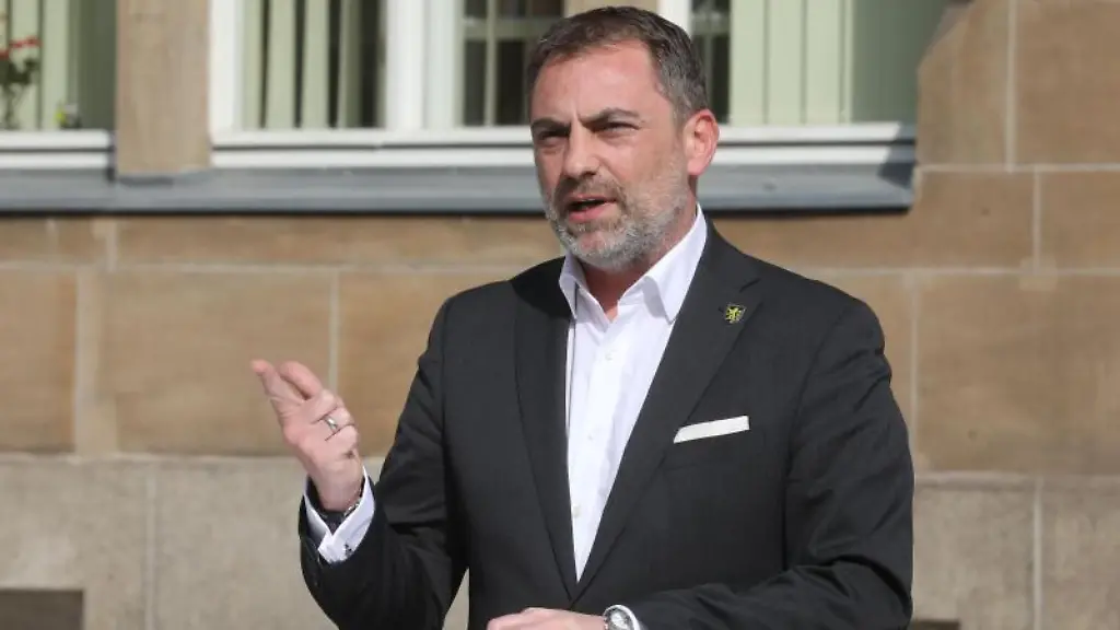 Julian-Vonarb-parteilos-spricht