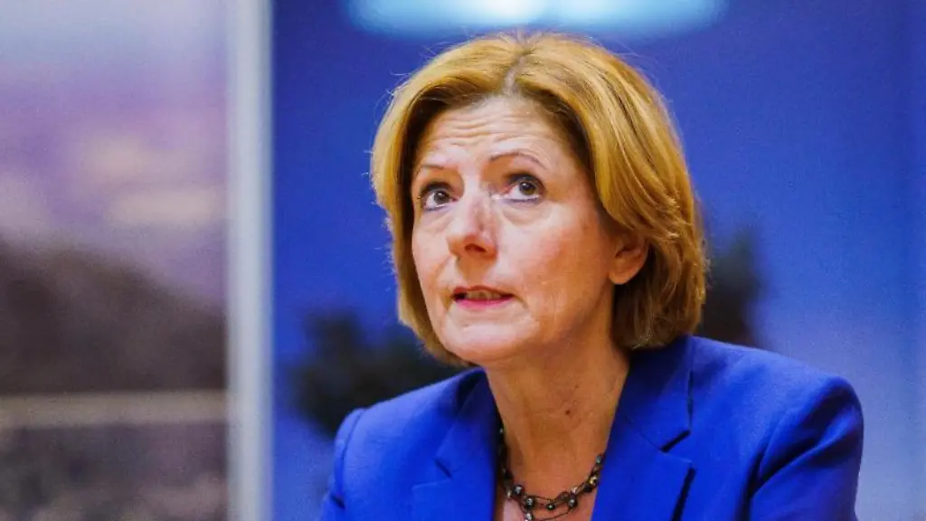 Die-rheinland-pfaelzische-Ministerpraesidentin-Malu-Dreyer-SPD-gibt-ein-Interview-in-der-Staatskanzlei