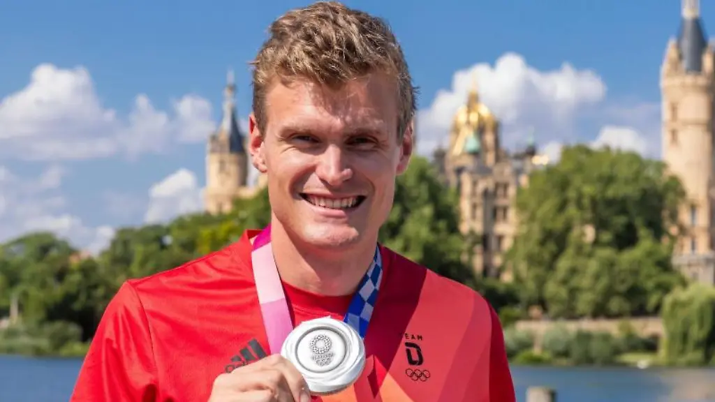 Hannes-Ocik-Schlagmann-im-deutschen-Ruderachter-bei-den-Olympischen-Spielen-in-Tokio