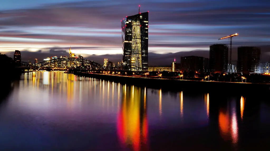 R-7369073-2021-10-07T123555Z-243180639-RC205Q9L6LZK-RTRMADP-3-ECB-POLICY