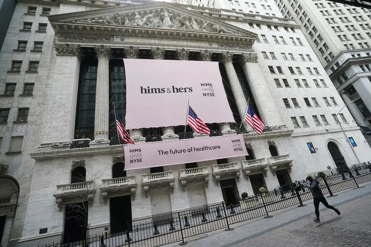 2021-01-21T224421Z-1242946976-RC2MCL9L421S-RTRMADP-3-USA-STOCKS