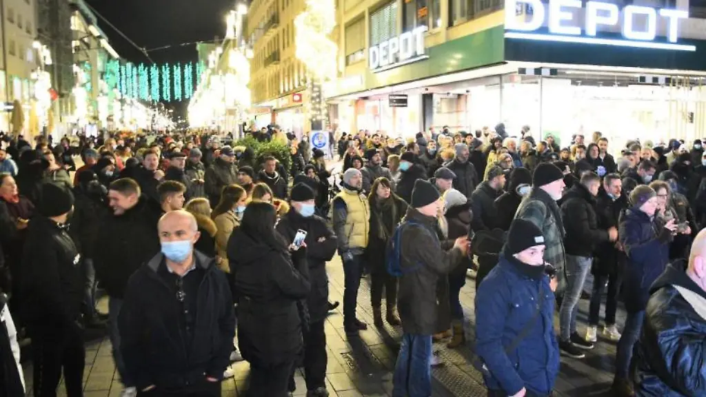 Bei-einer-Demonstration-sind-in-Mannheim-nach-Polizeiangaben-13-Einsatzkraefte-verletzt-worden