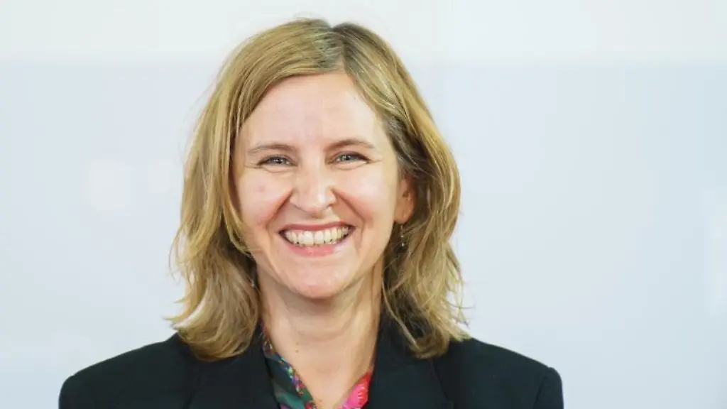 Katrin-Eder-Buendnis90-Die-Gruenen-laechelt