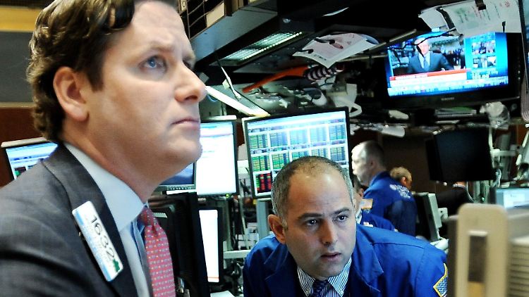 Das Ausmaß der Katastrophe lässt auch an der Wall Street niemand ungerührt.