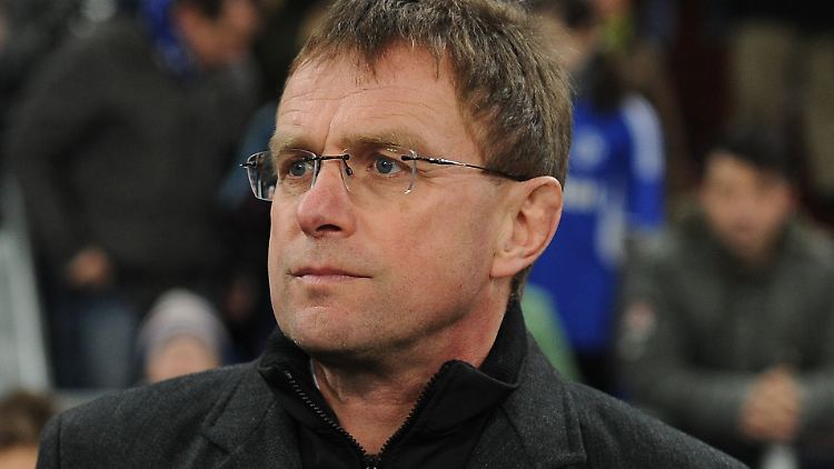Rangnick kehrt offenbar nach Schalke zurück.