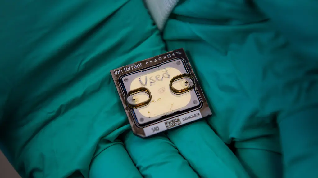 2021-12-13T201749Z-1591221998-RC2RDR9B0ICD-RTRMADP-3-HEALTH-CORONAVIRUS-OMICRON