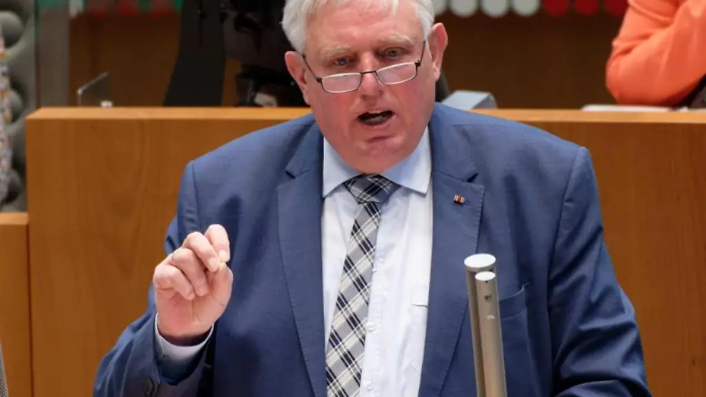 Karl-Josef-Laumann-CDU-Gesundheitsminister-des-Landes-Nordrhein-Westfalen