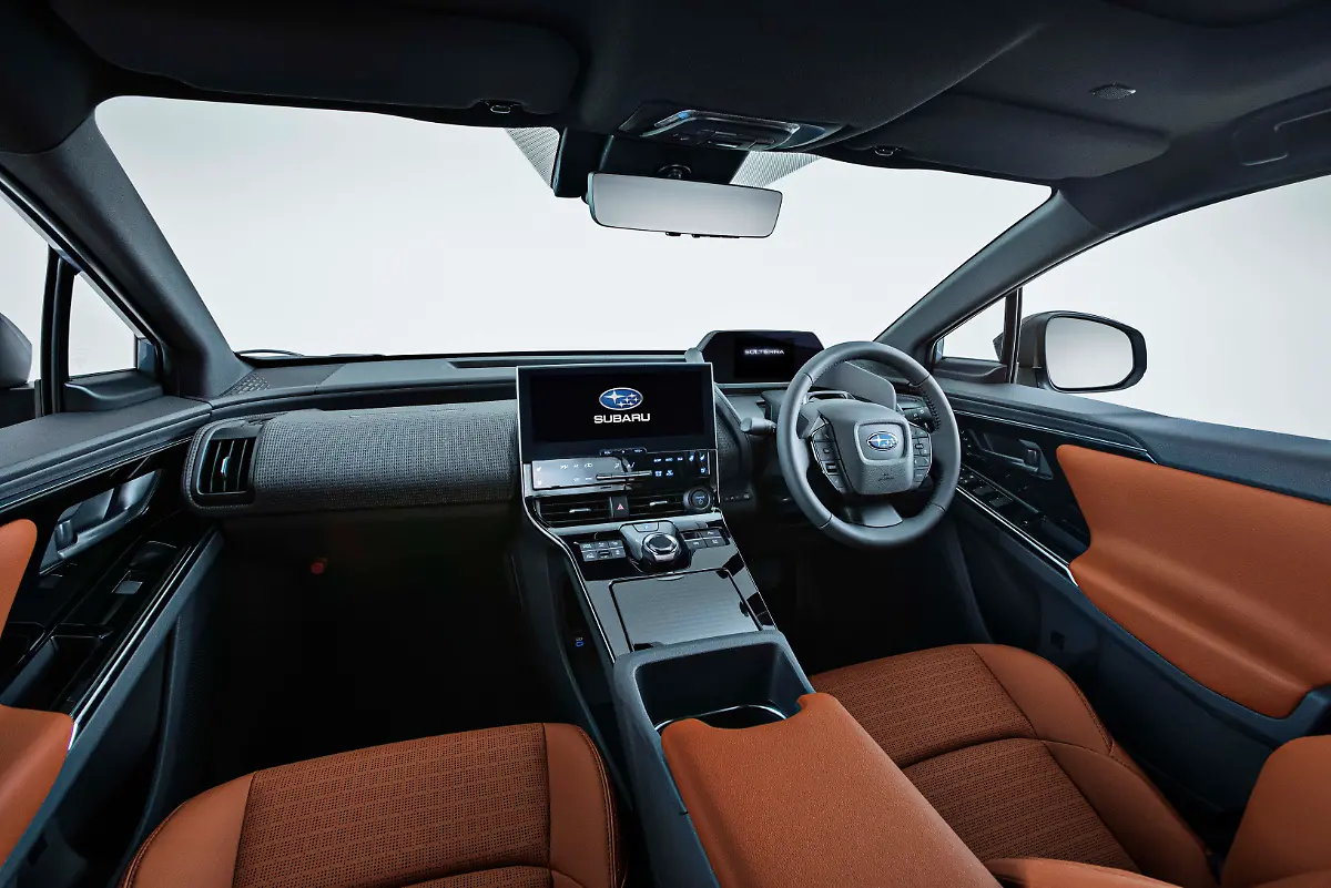 Solterra-Interieur-Jap-Spezifikation-08