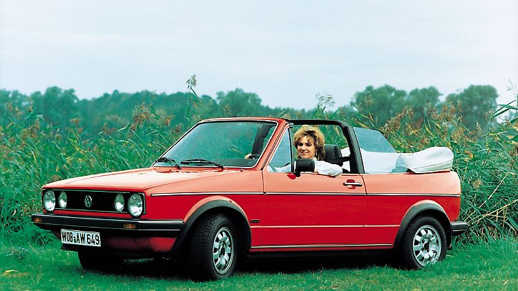 Gegen den Trend: Volkswagen brachte das Cabrio des Golf eigentlich als Ersatz für den offenen Käfer. Damit trafen die Wolfsburger aber genau den Nerv einer Cabrio-armen Zeit.