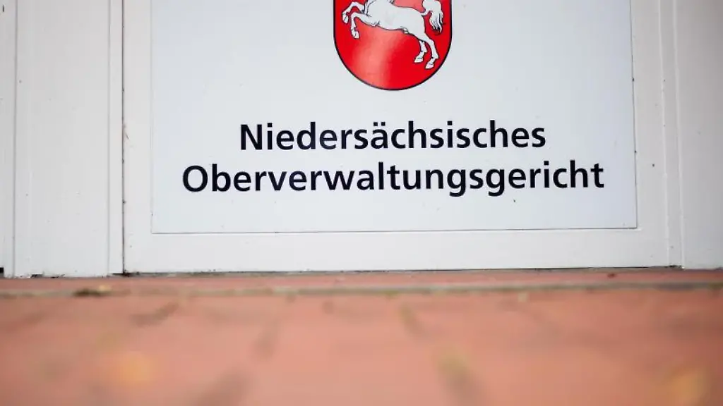 Das-Schild-des-Niedersaechsischen-Oberverwaltungsgericht-Lueneburg