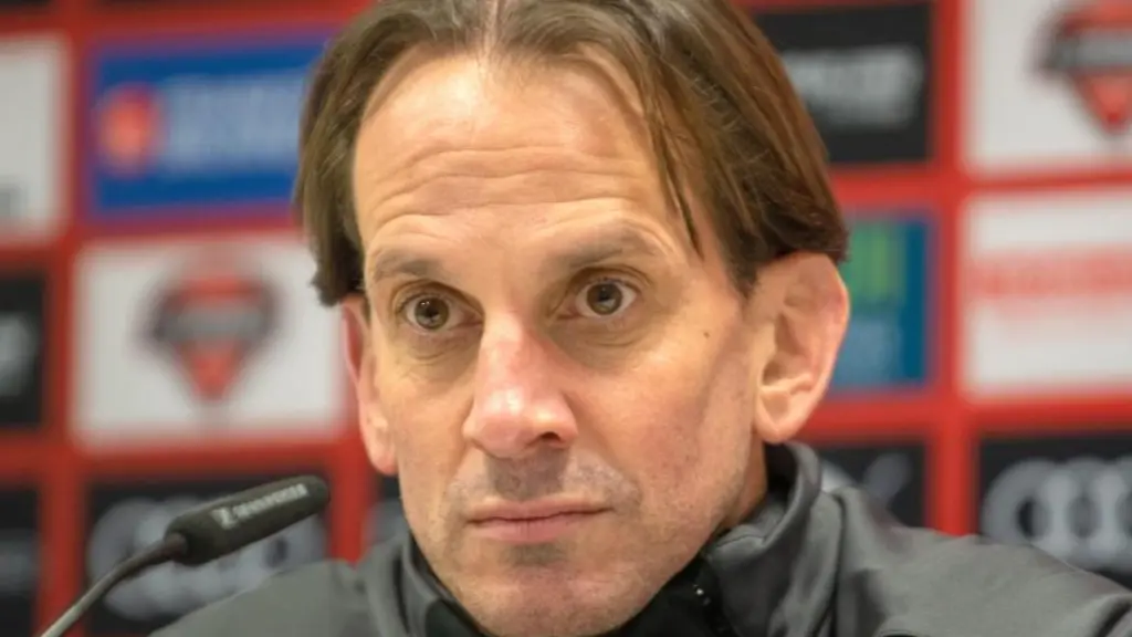 Ruediger-Rehm-wird-auf-einer-Pressekonferenz-als-neuer-Trainer-des-FC-Ingolstadt-vorgestellt