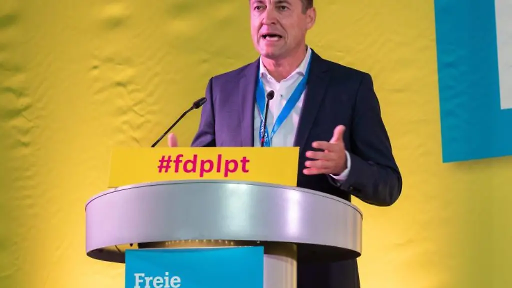 Torsten-Herbst-spricht-beim-Landesparteitag-der-FDP-Sachsen