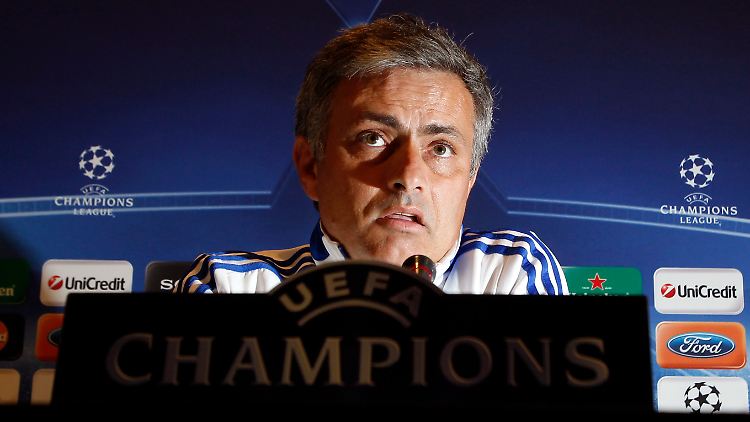 Der große Zampano Jose Mourinho soll verhindern, dass der königliche Champions-League-Traum zum siebten Mal in Folge im Achtelfinale platzt.