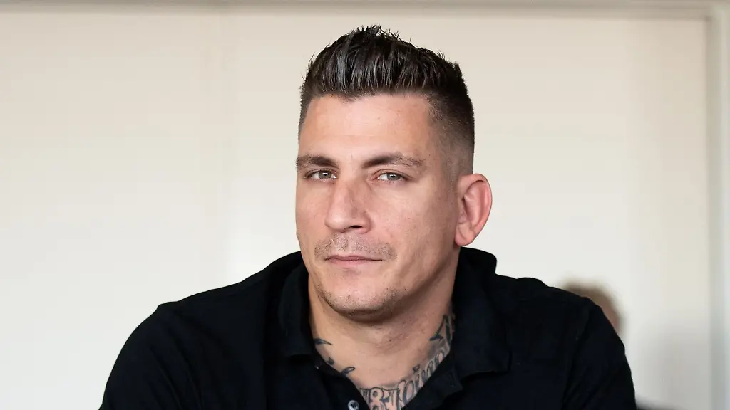 Rapper-Gzuz-buergerlich-Kristoffer-Jonas-Klauss-sitzt-in-einem-Gerichtssaal-im-Amtsgericht