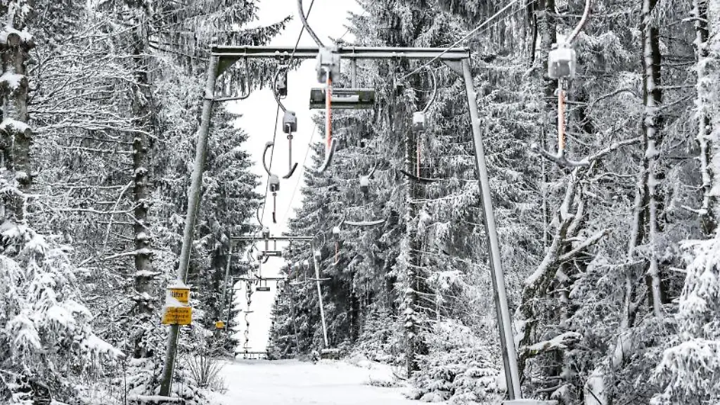 Ein-Skilift-im-Bayerischen-Wald