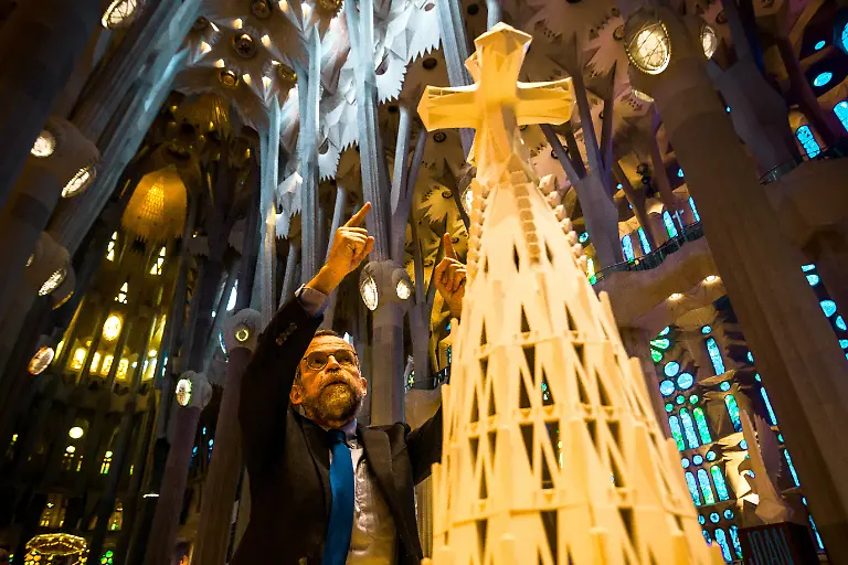 Fauli-mit-Jesus-Turm-Modell