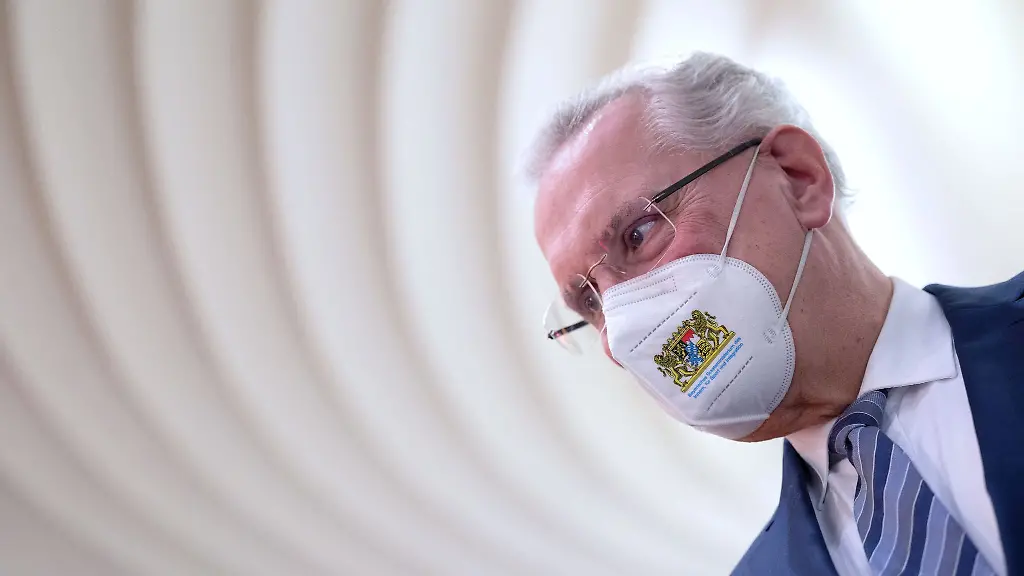 Joachim-Herrmann-waehrend-der-Innenministerkonferenz