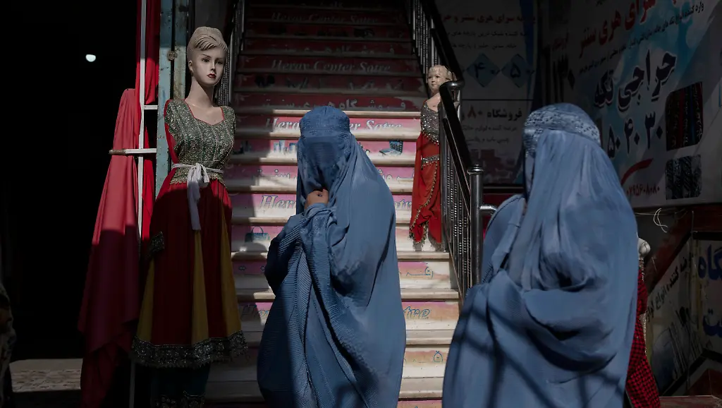 85229fb6db12d4fe82bee13beab99e8a