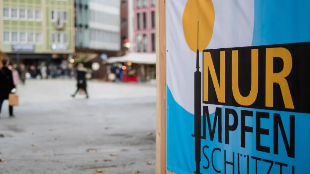 Nur-Impfen-schuetzt-steht-auf-einem-Banner-geschrieben
