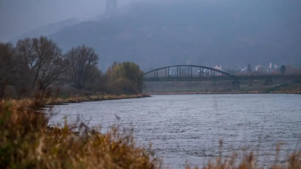 Blick-auf-die-Weser-in-Porta-Westfalica