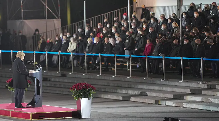 b385678d5d86a593bc1cbe09cc639446