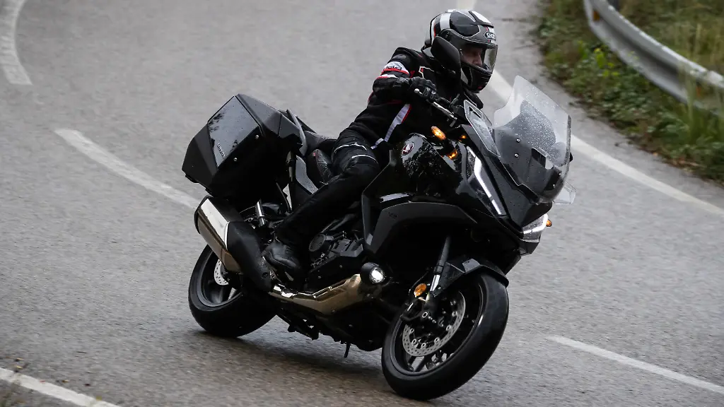 Honda-NT-1100-FotoHonda-3