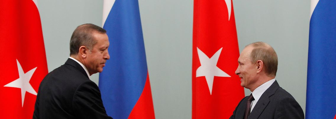 Zurück in Moskau begrüßt Putin seinen türkischen Kollegen Erdogan.