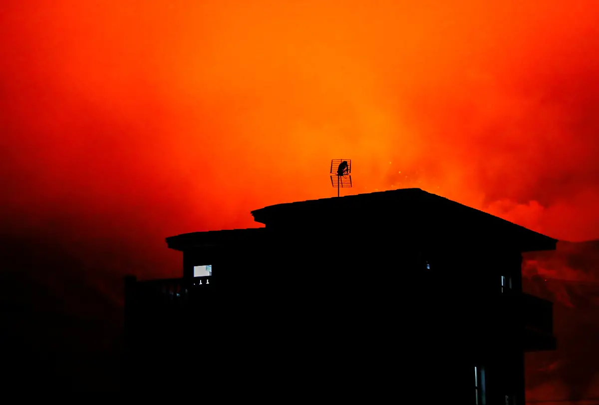 2021-11-29T222222Z-422535483-RC2M4R91ZUAL-RTRMADP-3-SPAIN-VOLCANO