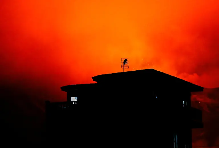 2021-11-29T222222Z-422535483-RC2M4R91ZUAL-RTRMADP-3-SPAIN-VOLCANO