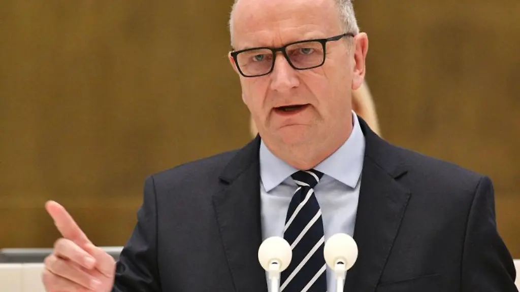 Dietmar-Woidke-SPD-Ministerpraesident-Brandenburgs-spricht