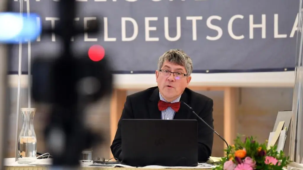 Friedrich-Kramer-Landesbischof-der-Evangelischen-Kirche-in-Mitteldeutschland-EKM-spricht