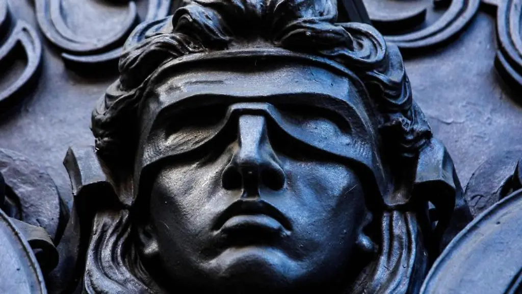 Eine-Darstellung-der-Goettin-Justitia