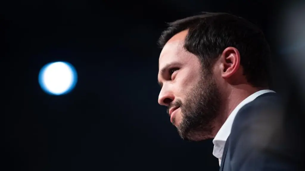 Martin-Hagen-FDP-Fraktionsvorsitzender-im-bayerischen-Landtag