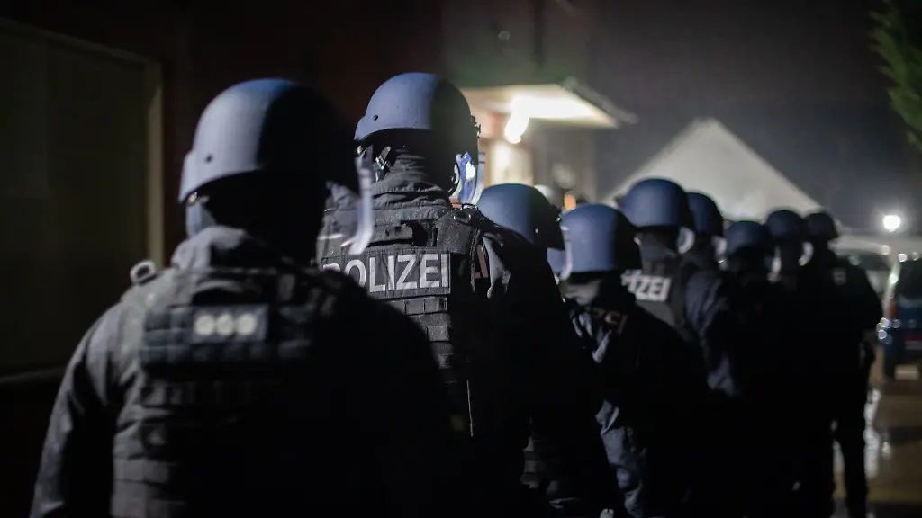 b69f39b43266b8d7bdf93a9f9e374e02