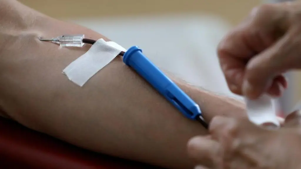 In-der-Blutspende-der-Universitaetsmedizin-wird-Blut-gespendet