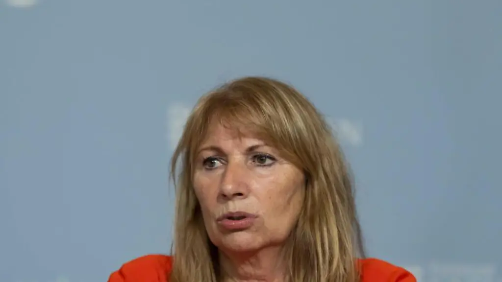 Petra-Koepping-SPD-bei-einer-Pressekonferenz