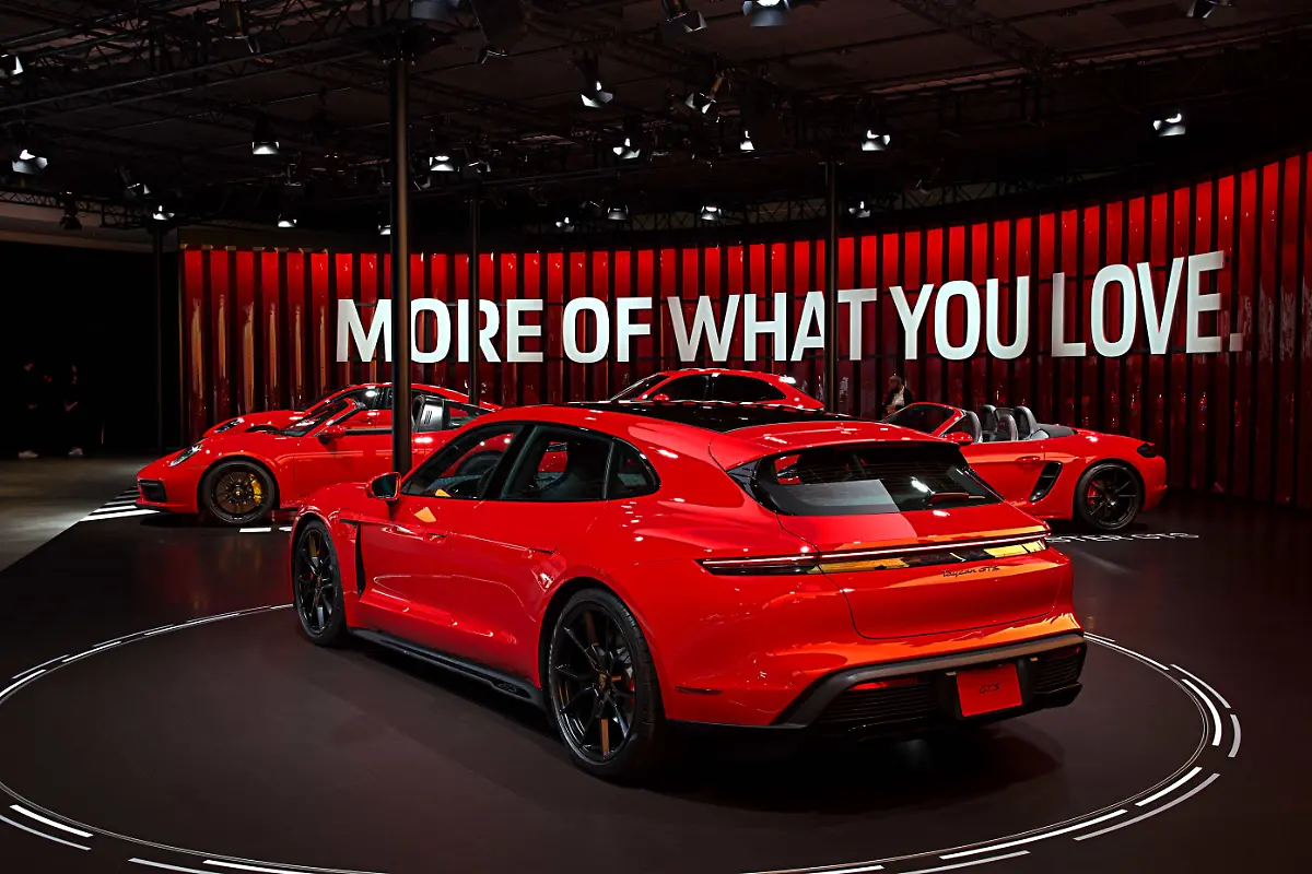 Porsche-Taycan-GTS-3