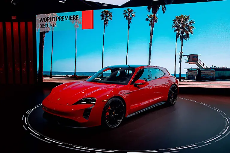 Porsche-Taycan-GTS-2