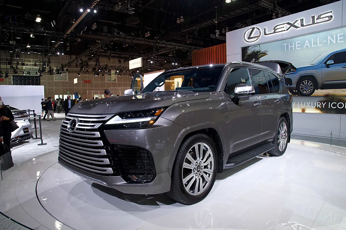 Lexus-LX-1
