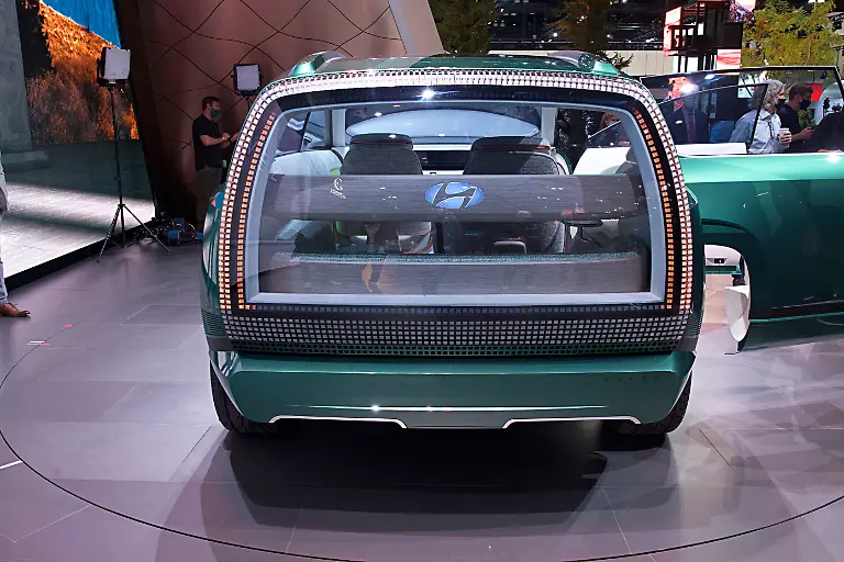 Hyundai-Seven-Concept-4