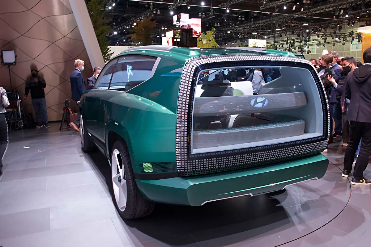 Hyundai-Seven-Concept-3