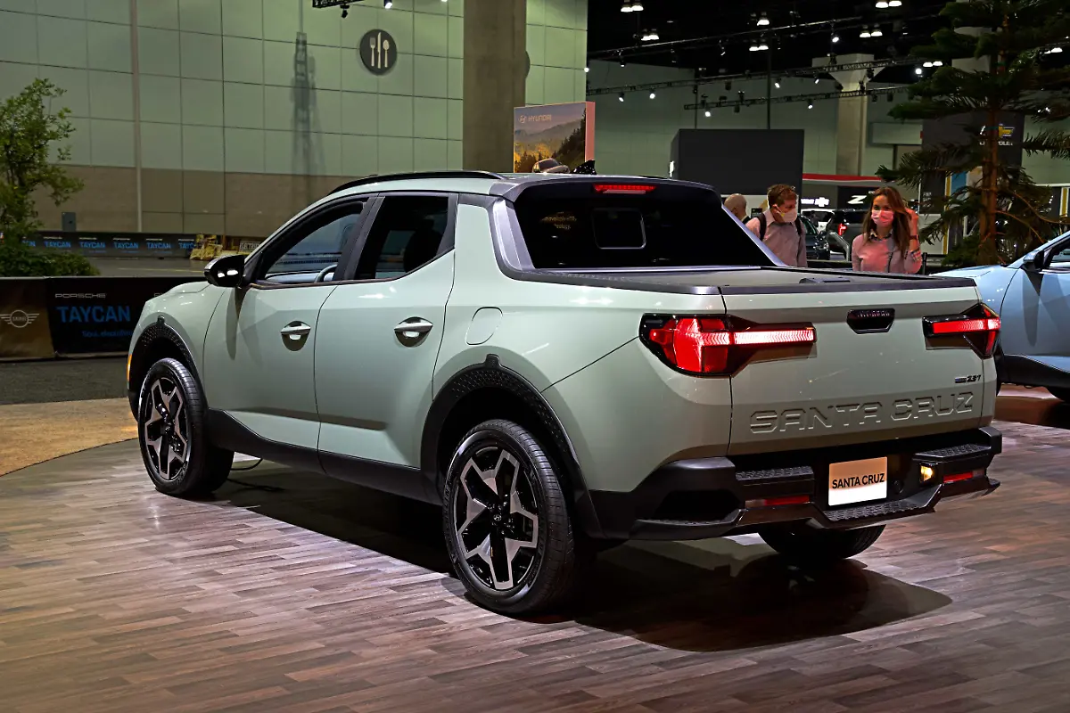Hyundai-Santacruize-1