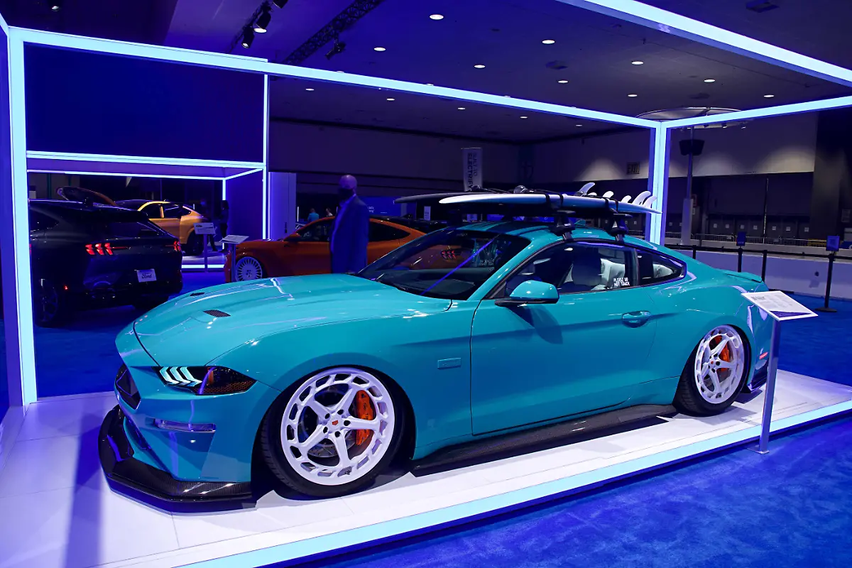 Ford-Mustang-Customiced