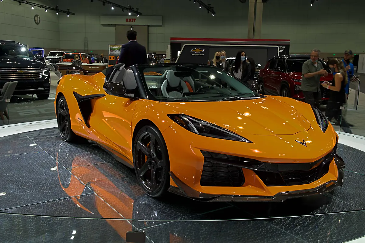 Chevrolet-Corvette-Z06-offen-1
