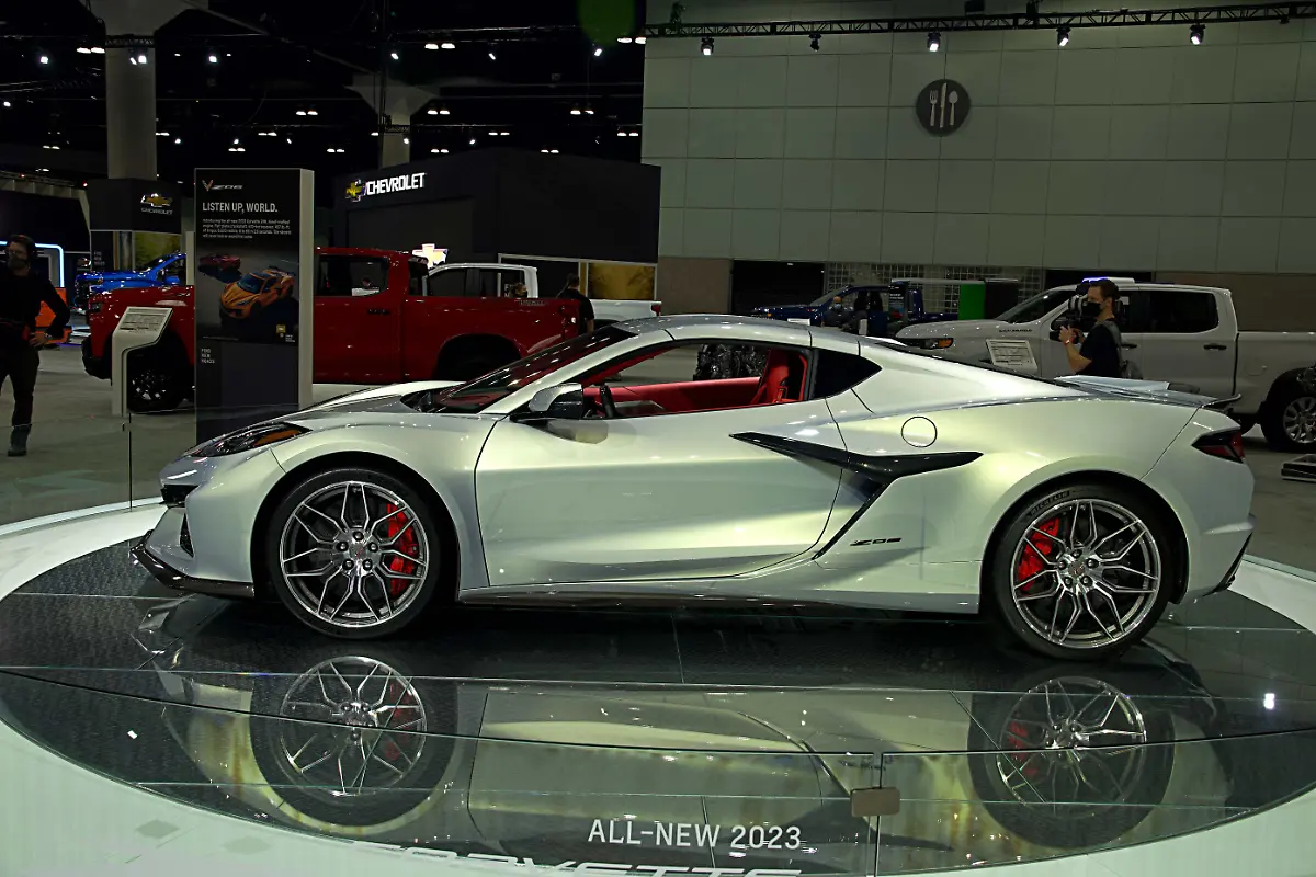 Chevrolet-Corvette-Z06-2