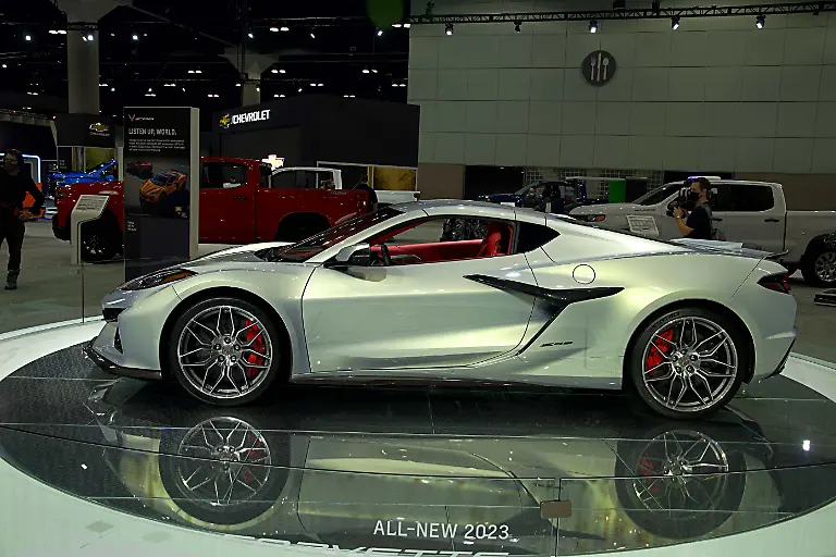 Chevrolet-Corvette-Z06-2