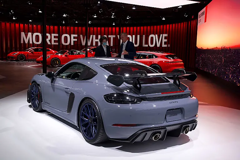 718-GT4-RS-3