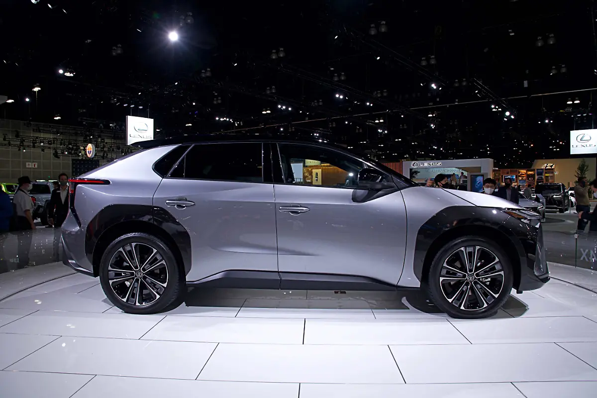 Toyota-bZ4X-2