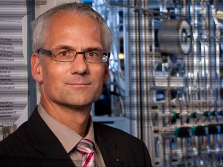 Dr. Joachim Knebel ist Sprecher für Kernenergie und Sicherheit und Chief Science Officer am Karlsruher Institut für Technologie. Er hat im Forschungszentrum von Tokai, Japan, gearbeitet.