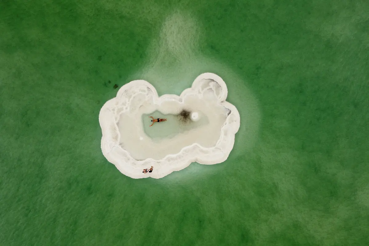 2021-11-01T102339Z-883361075-RC2DKQ9N34XR-RTRMADP-3-HEALTH-CORONAVIRUS-TRAVEL-ISRAEL